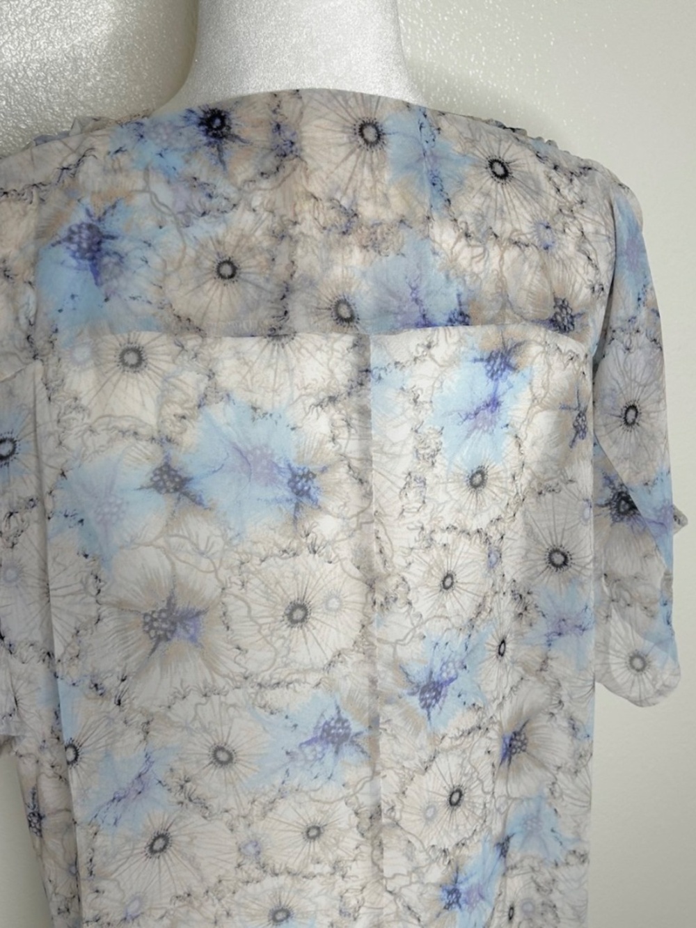One September Anthropologie Womens Lyla Floral Sheer Sequin Tunic Top Size M - Picture 6 of 8